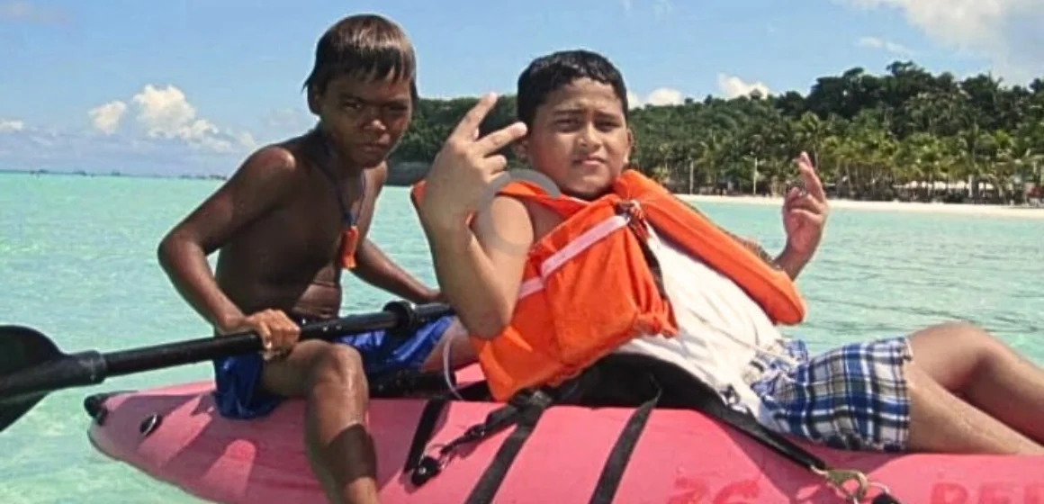 The quest to rekindle a lost friendship in Boracay
